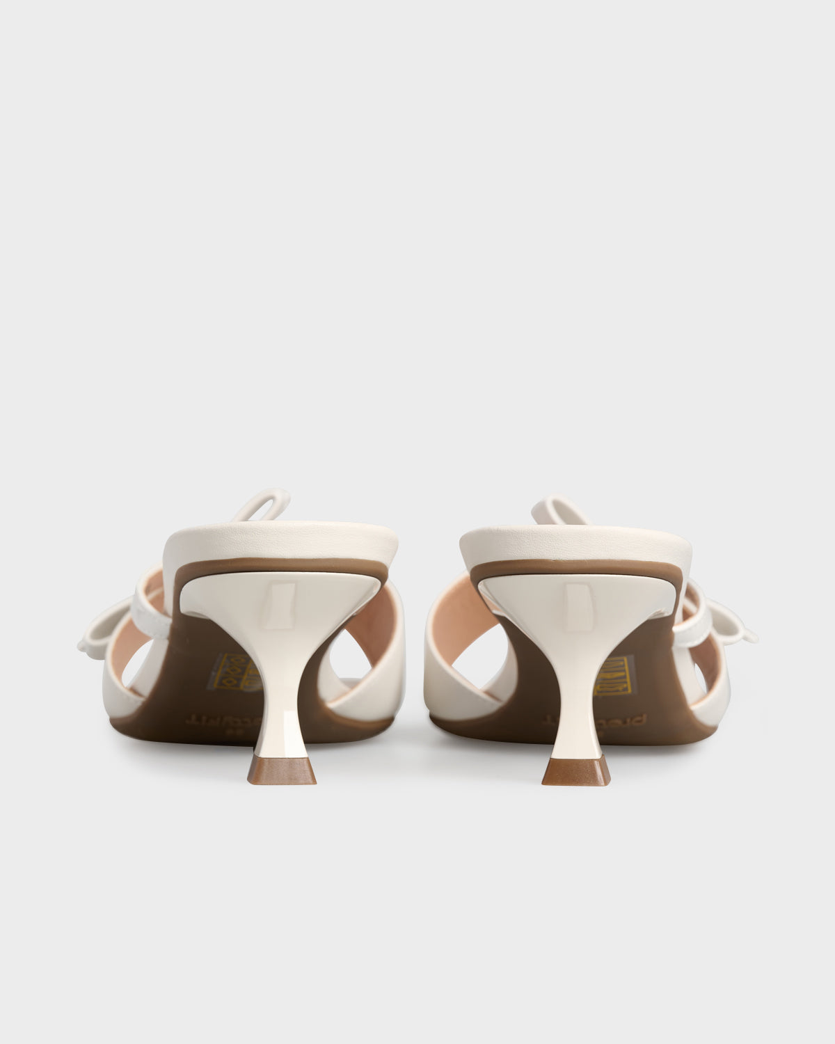 #color_ivory